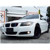 Image 4 : C3 --  2010 BMW 323I, White, 192083 KM's