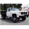 Image 8 : 0A -- 1986 GMC 3500 REG CAB DUMP TRUCK 4X4, White, 131424 KM's