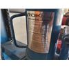 Image 4 : ROK 5 ton Hydraulic press