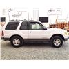 Image 8 : A1 --  2001 FORD EXPLORER SPORT 4X4, White, 203172 KM