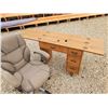 Image 2 : office chair & Sewing table