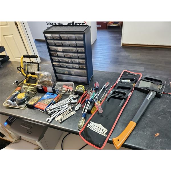 Large lot of near new hand tools inc axe