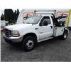 Image 3 : 0A --  2004 FORD F450 SD TURBO DIESEL TOW TRUCK, White, 461795 KM's