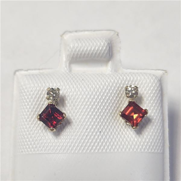 10K  GARNET(0.4CT) DIAMOND(0.06CT) EARRINGS