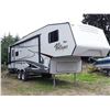 Image 8 : 0A --  2009 TANGO VELLAGIO 5TH WHEEL, WHITE
