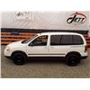 Image 19 : A12 --  2008 PONTIAC MONTANA , White, 249336 KM's