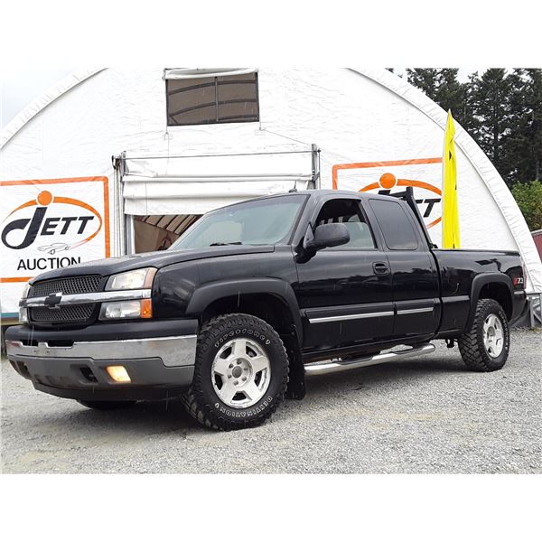 F3 --  2005 CHEVROLET SILVERADO 1500 EXT CAB 4X4, Black, 281352 KM