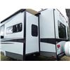 Image 25 : 0A --  2009 TANGO VELLAGIO 5TH WHEEL, WHITE