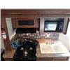 Image 79 : 0B --  2014 FOREST RIVER WILDWOOD XLITE TRAILER APROX 31.5'
