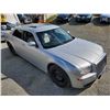 Image 10 : I2 --  2005 CHRYSLER 300 TOURING , Silver, 161749 KM
