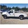 Image 26 : A6 --  2001 FORD F350 SRW SUPERDUTY 4X4, White, 331403 KM  "NO RESERVE"