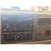 Image 52 : A6 --  2001 FORD F350 SRW SUPERDUTY 4X4, White, 331403 KM  "NO RESERVE"