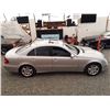 Image 11 : C1 --  2004 MERCEDES E320, Green, 214716 KM