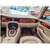 Image 90 : 0J --  2000 JAGUAR XJ8, Green, 185547 KM - No Reserve