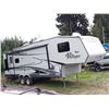 Image 10 : 0A --  2009 TANGO VELLAGIO 5TH WHEEL, WHITE
