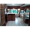 Image 120 : 0A --  2009 TANGO VELLAGIO 5TH WHEEL, WHITE