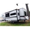Image 14 : 0A --  2009 TANGO VELLAGIO 5TH WHEEL, WHITE