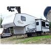 Image 1 : 0A --  2009 TANGO VELLAGIO 5TH WHEEL, WHITE