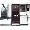 Image 77 : 0A --  2009 TANGO VELLAGIO 5TH WHEEL, WHITE