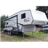 Image 8 : 0A --  2009 TANGO VELLAGIO 5TH WHEEL, WHITE