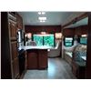 Image 94 : 0A --  2009 TANGO VELLAGIO 5TH WHEEL, WHITE