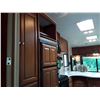 Image 96 : 0A --  2009 TANGO VELLAGIO 5TH WHEEL, WHITE