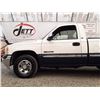 Image 26 : A12I --  2000 GMC SIERRA 2500 REG CAB LONG BOX, White, 231140 KM
