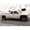 Image 10 : A12G --  2000 GMC SIERRA 2500 EXT CAB 4X4, White, 394534 KM   "NO RESERVE"