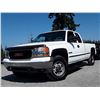 Image 2 : A12G --  2000 GMC SIERRA 2500 EXT CAB 4X4, White, 394534 KM   "NO RESERVE"