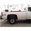 Image 32 : A12G --  2000 GMC SIERRA 2500 EXT CAB 4X4, White, 394534 KM   "NO RESERVE"