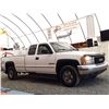 Image 9 : A12G --  2000 GMC SIERRA 2500 EXT CAB 4X4, White, 394534 KM   "NO RESERVE"
