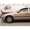 Image 21 : A12D --  2004 VOLVO S60, Grey, 342129 KM
