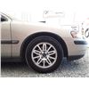 Image 24 : A12D --  2004 VOLVO S60, Grey, 342129 KM