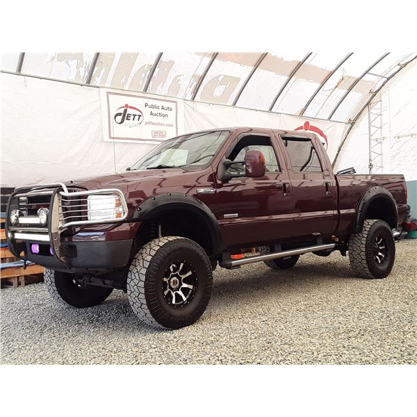 C6D --  2007 FORD F350 SRW SUPER DUTY CREW CAB DIESEL 4X4, Red, 334140 KM