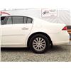 Image 21 : A12J --  2008 BUICK LKUCERVE CX, White, 254372 KM  "NO RESERVE"