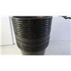 Image 2 : (20) black plastic flower pots and rusty old chain