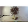 Image 1 : 12" Oscillating fan