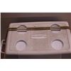 Image 3 : *Rubbermaid Cooler