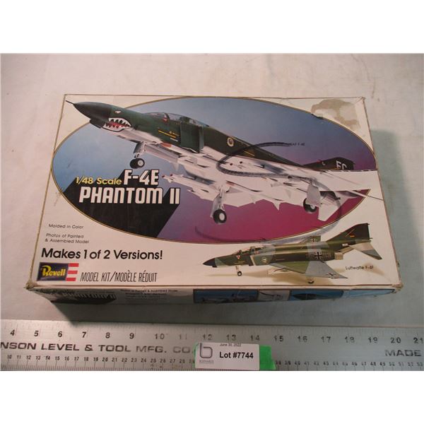 Revell Model kit 1:48 F-4E Phantom II