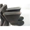 Image 2 : (new) 2 pairs of size 7 youth rubber boots