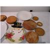 Image 5 : Christmas dishes, platter, wooden boards