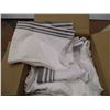 Image 2 : *small box glean dish towels / sheets