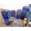 Image 2 : *Tote with blue glass jars + misc