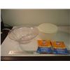 Image 1 : plastic punch bowl, tupperware, misc