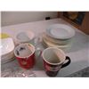 Image 5 : Household plates, bowls