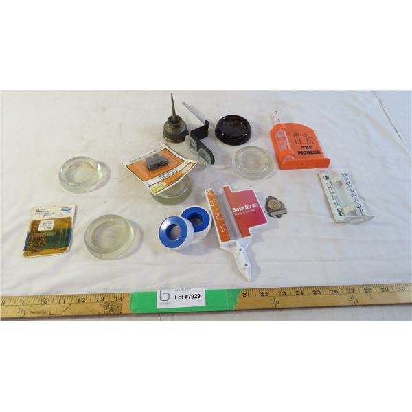 Weather rain measurer with oiler and glass trays