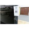 Image 2 : Samsung Flatscreen TV w/Soundbar & Remote