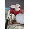 Image 2 : Palm Tree Motif Bakeware Set & Lenox Dish