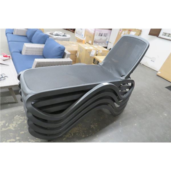 4-Black Pool Lounge Chairs - 4 X $