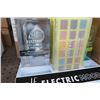 Image 2 : 25-Electric Mood Hotspot Make-Up Set - 25 X $